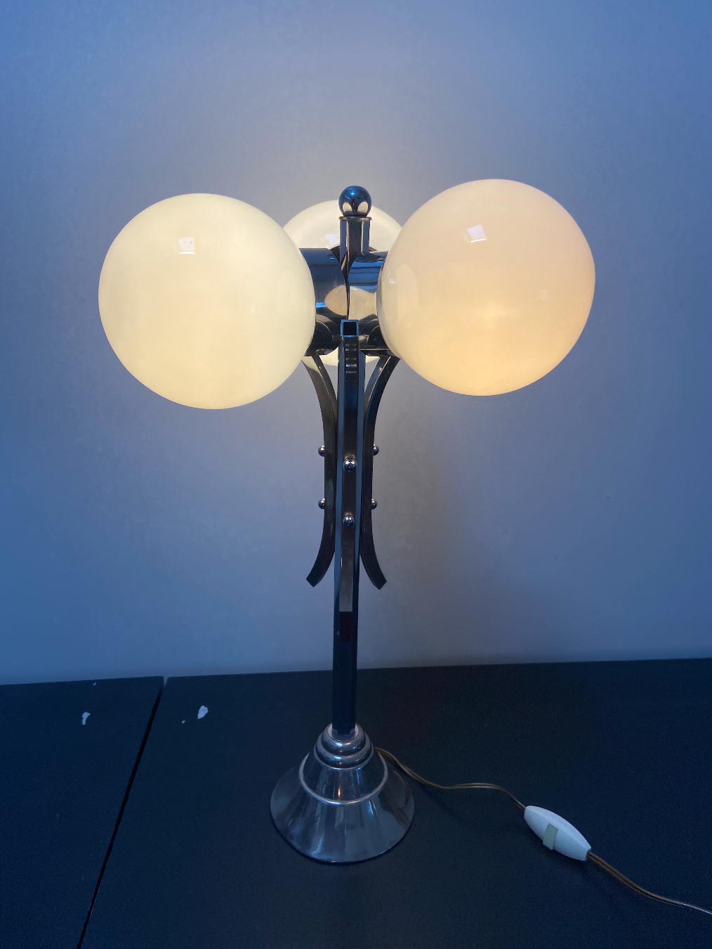 Metal lamp with its opalines 1970