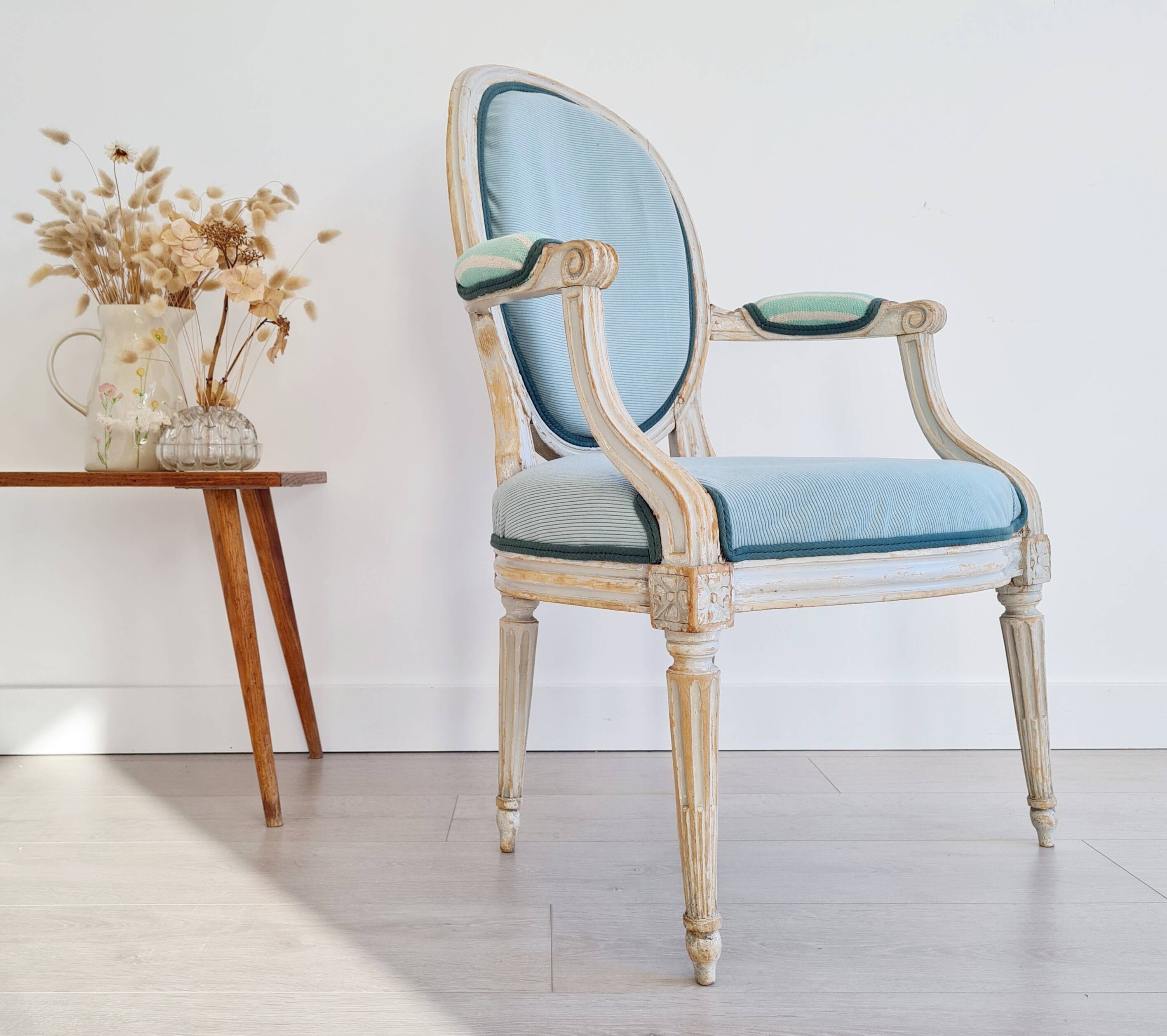 Louis XVI medallion armchair renovated velvet