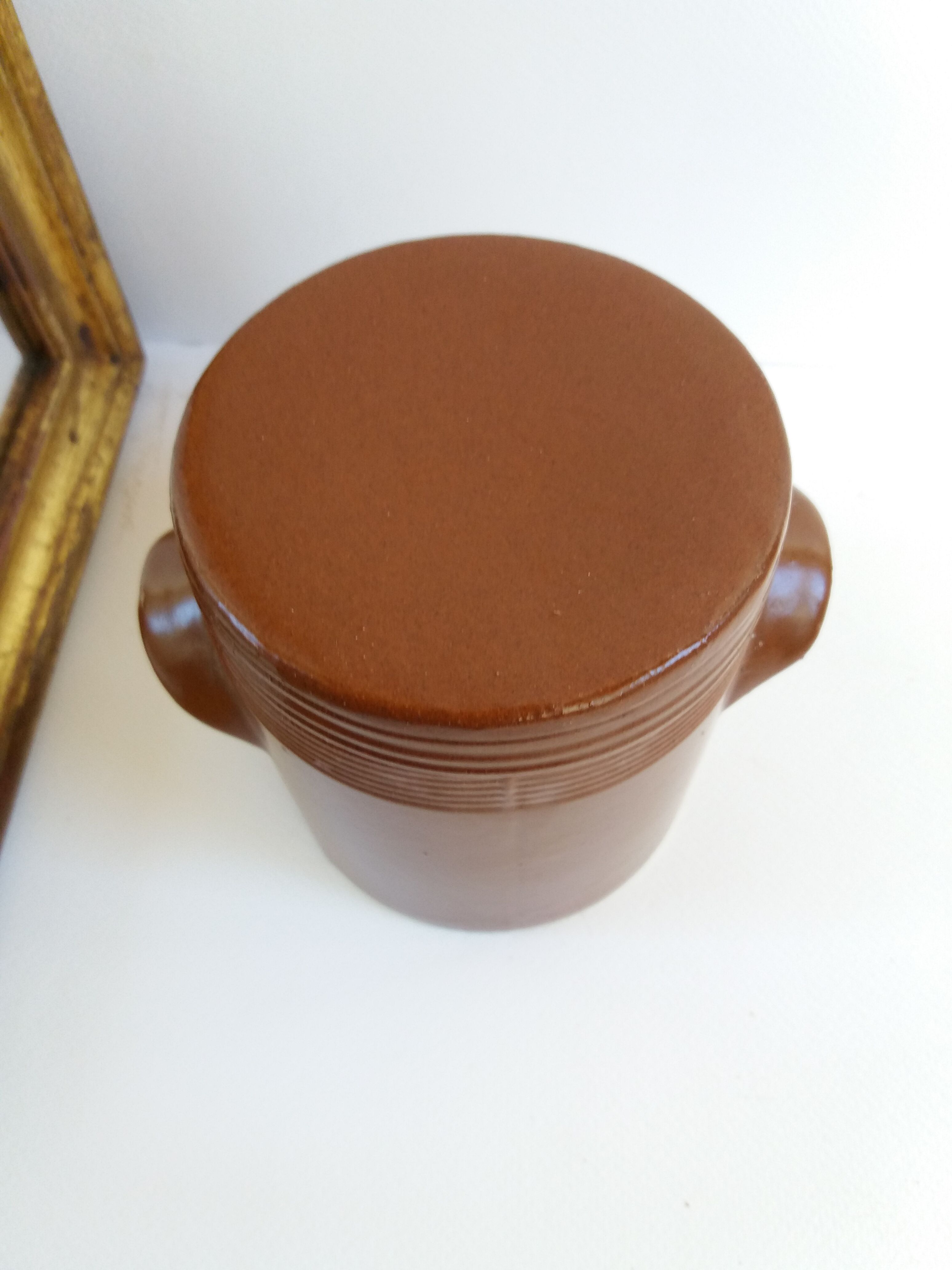 Salt pot in sandstone