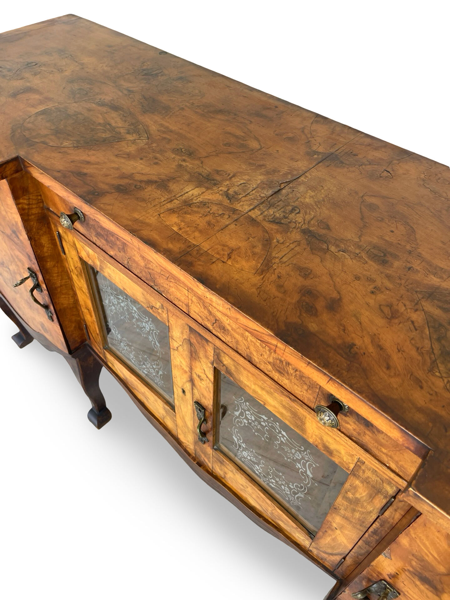 Buffet en noyer burr italien, années 1930.