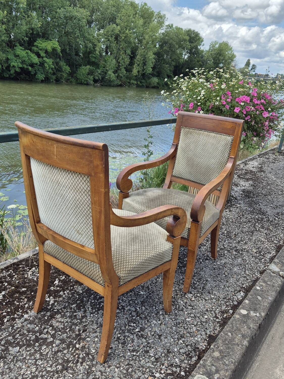 Paire de fauteuils à crosse Empire Restauration 1900s