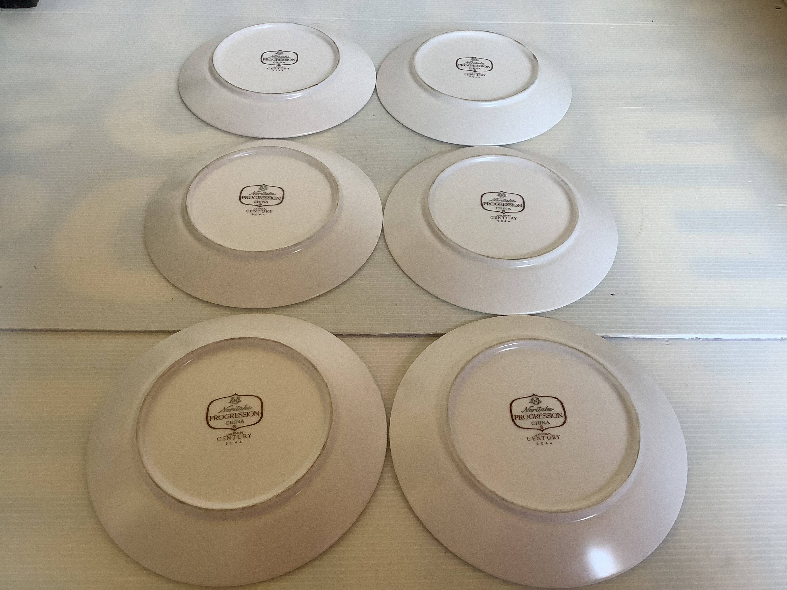 Six small dessert plates Noritake Japan