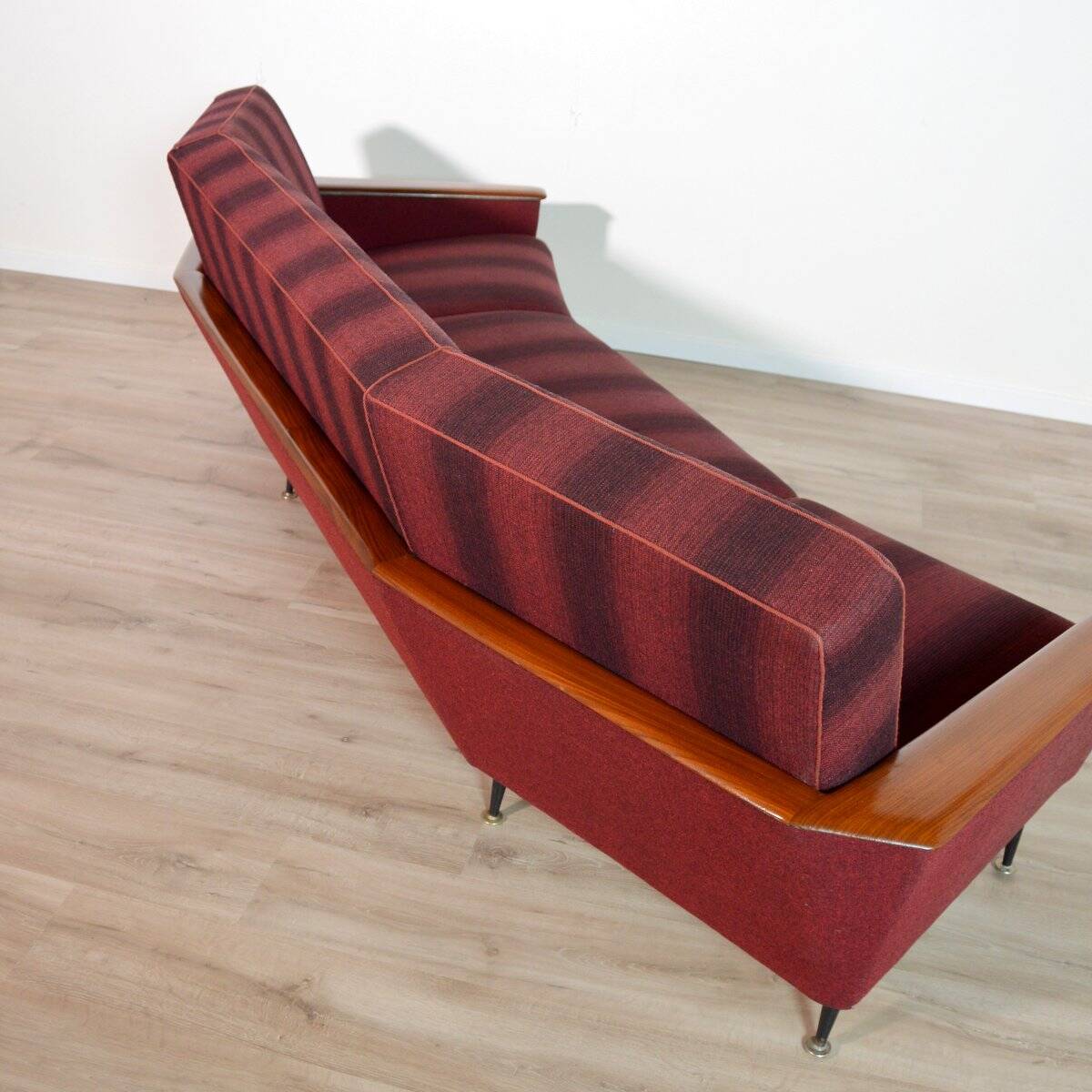 Rare and superb vintage curved teak sofa from the 1950s / Deutschland series decor