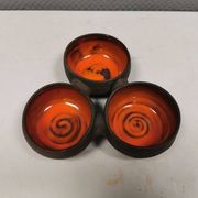 Magnifique bol (composé de 3 bols) avec glaçure orange/rouge à l'intérieur