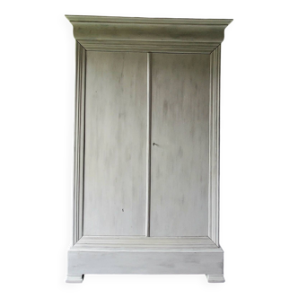 Armoire ancienne patinée