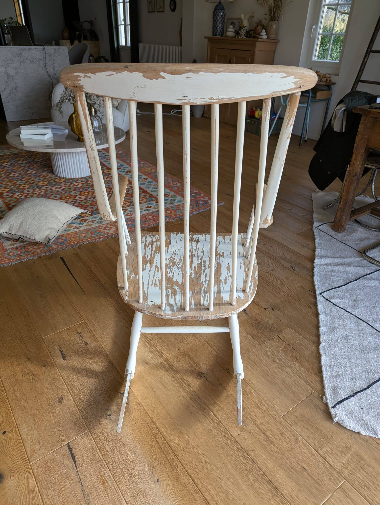 Fauteuil à bascule vintage en bois – patine d’origine
