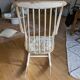 Fauteuil à bascule vintage en bois – patine d’origine