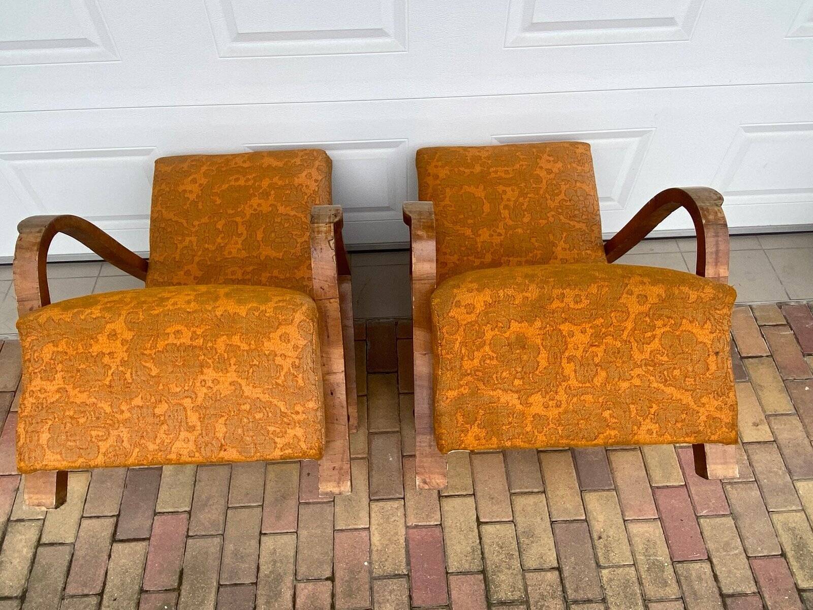Set of Art Deco Italian chairs in walnut, 1920s