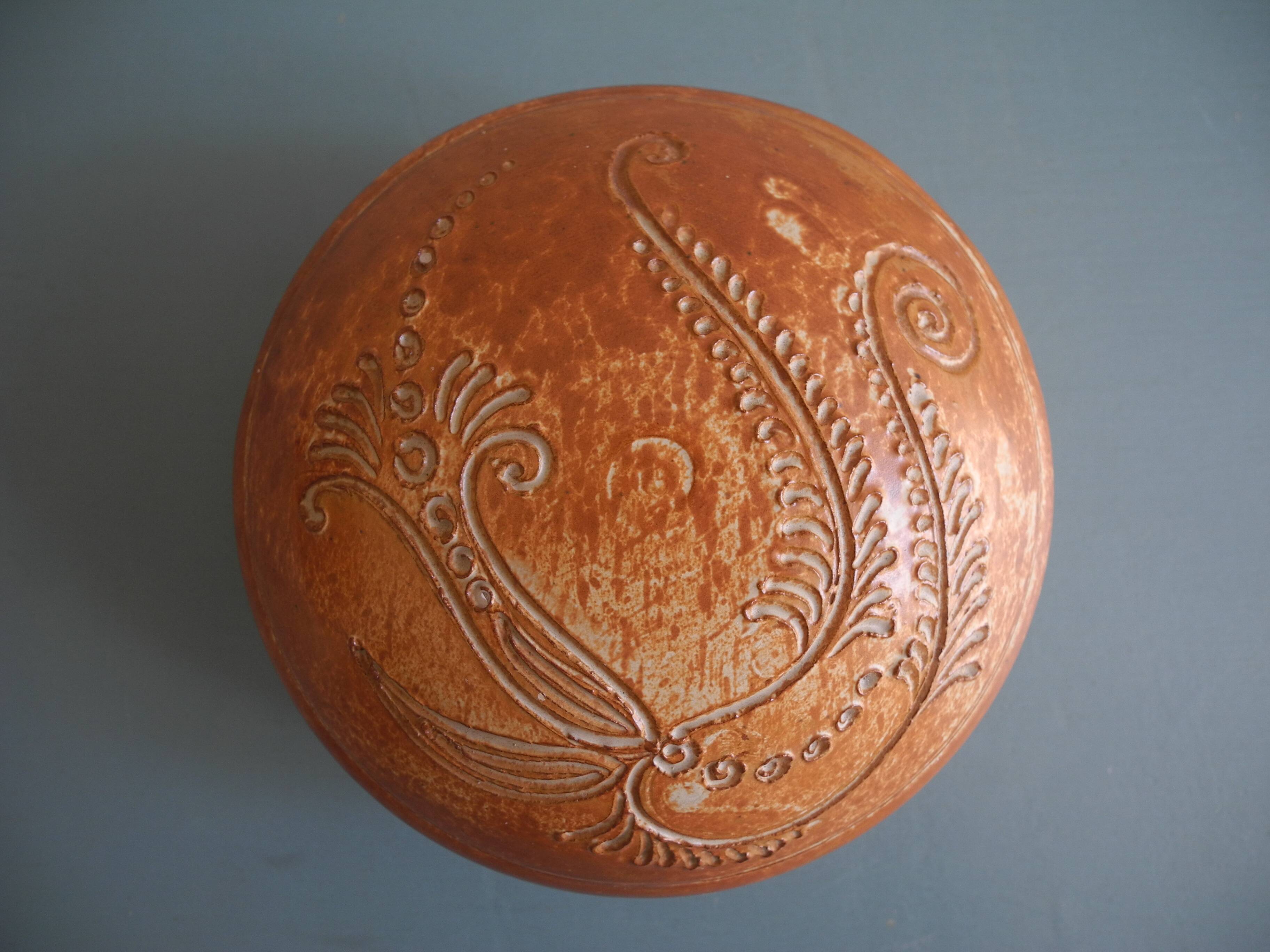 ancienne bouquetière murale pièce unique vintage ceramic wall vase