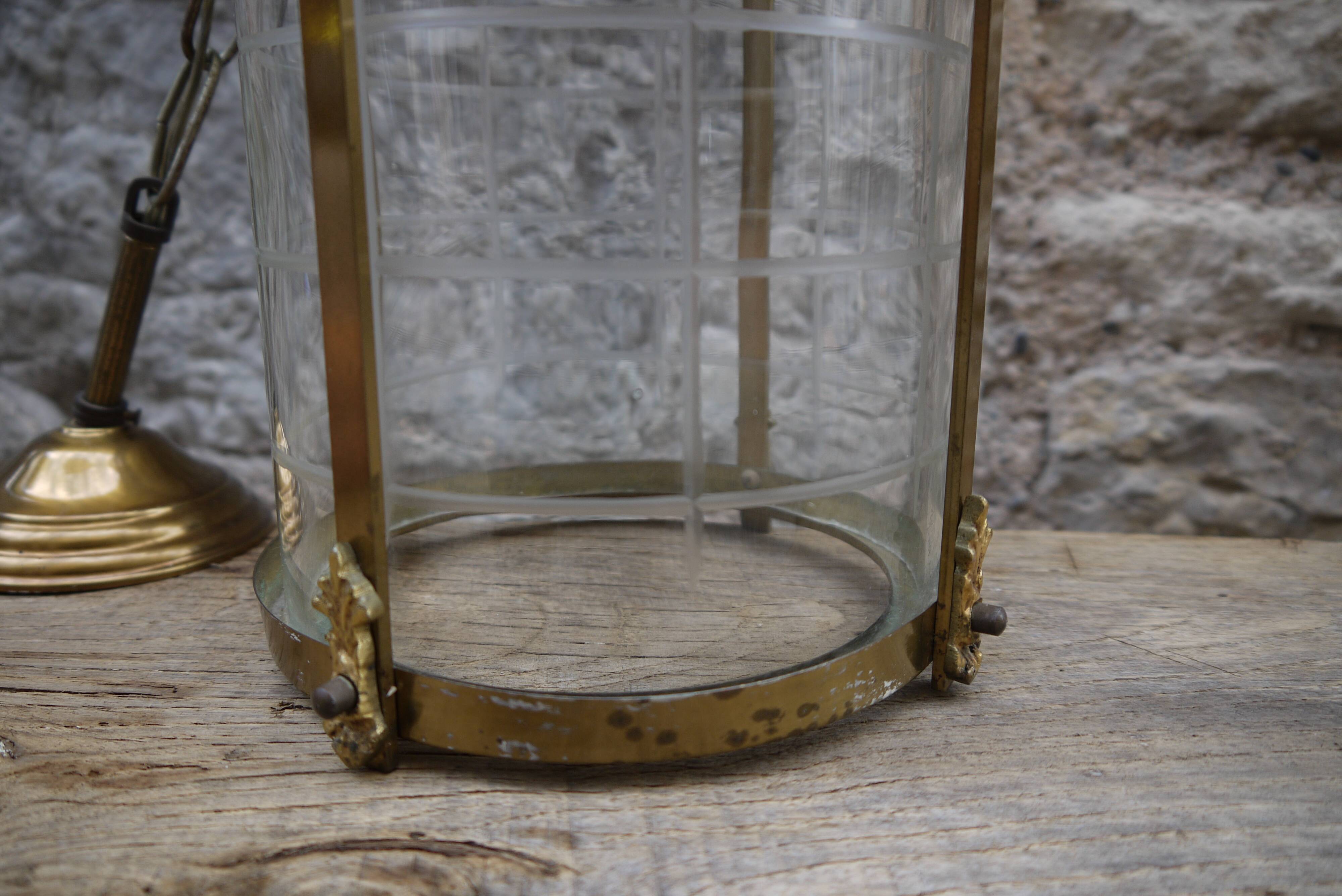 Lantern in brass and chissed glass