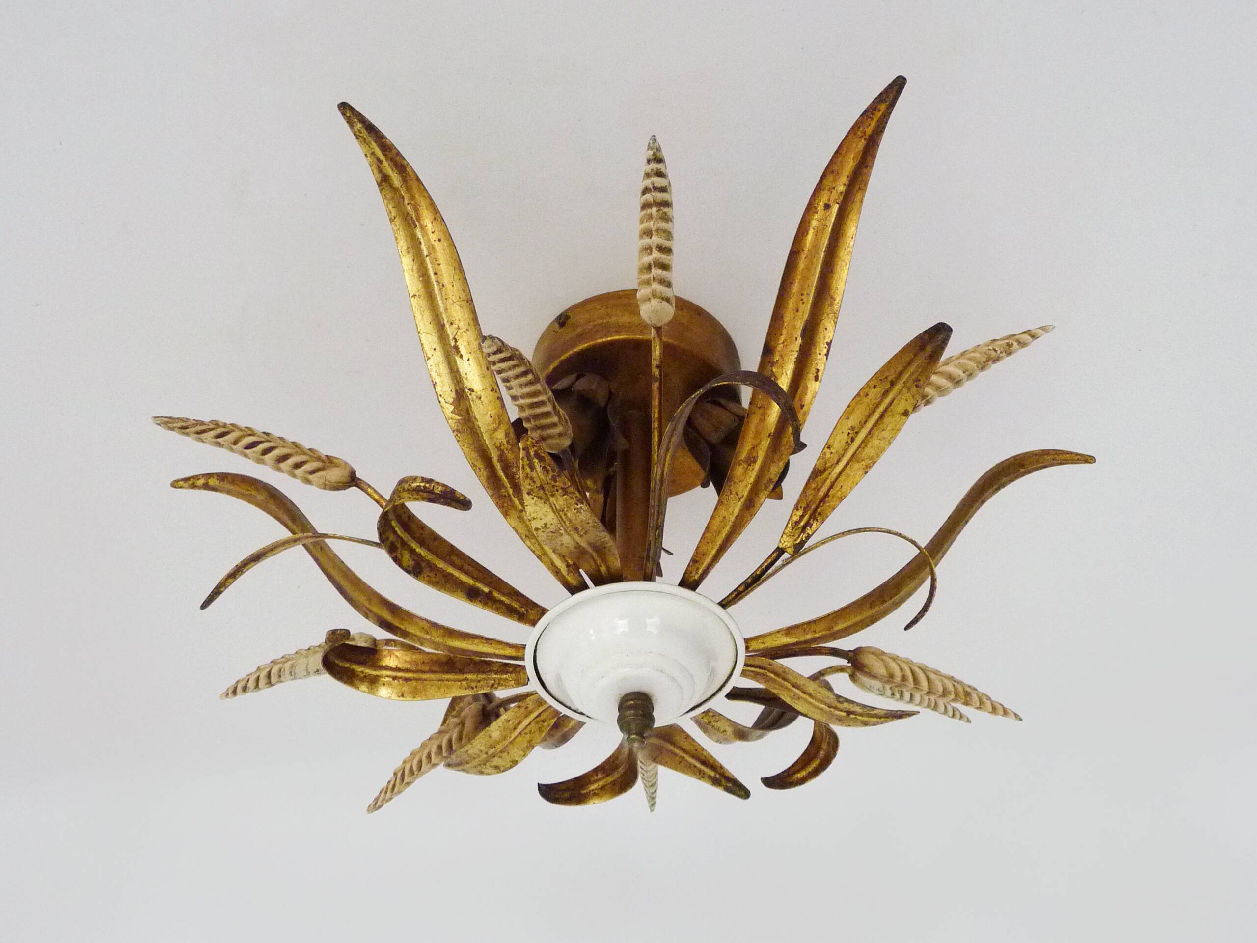 Plafonnier vintage en métal doré plafonnier épis de blé, luminaire ancien lustre à 3 feux. Années 60