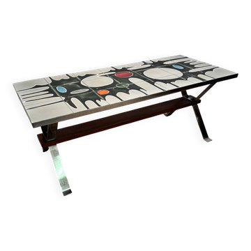 Vintage coffee table from the 60s and 70s in ceramic, chrome metal, and wood.