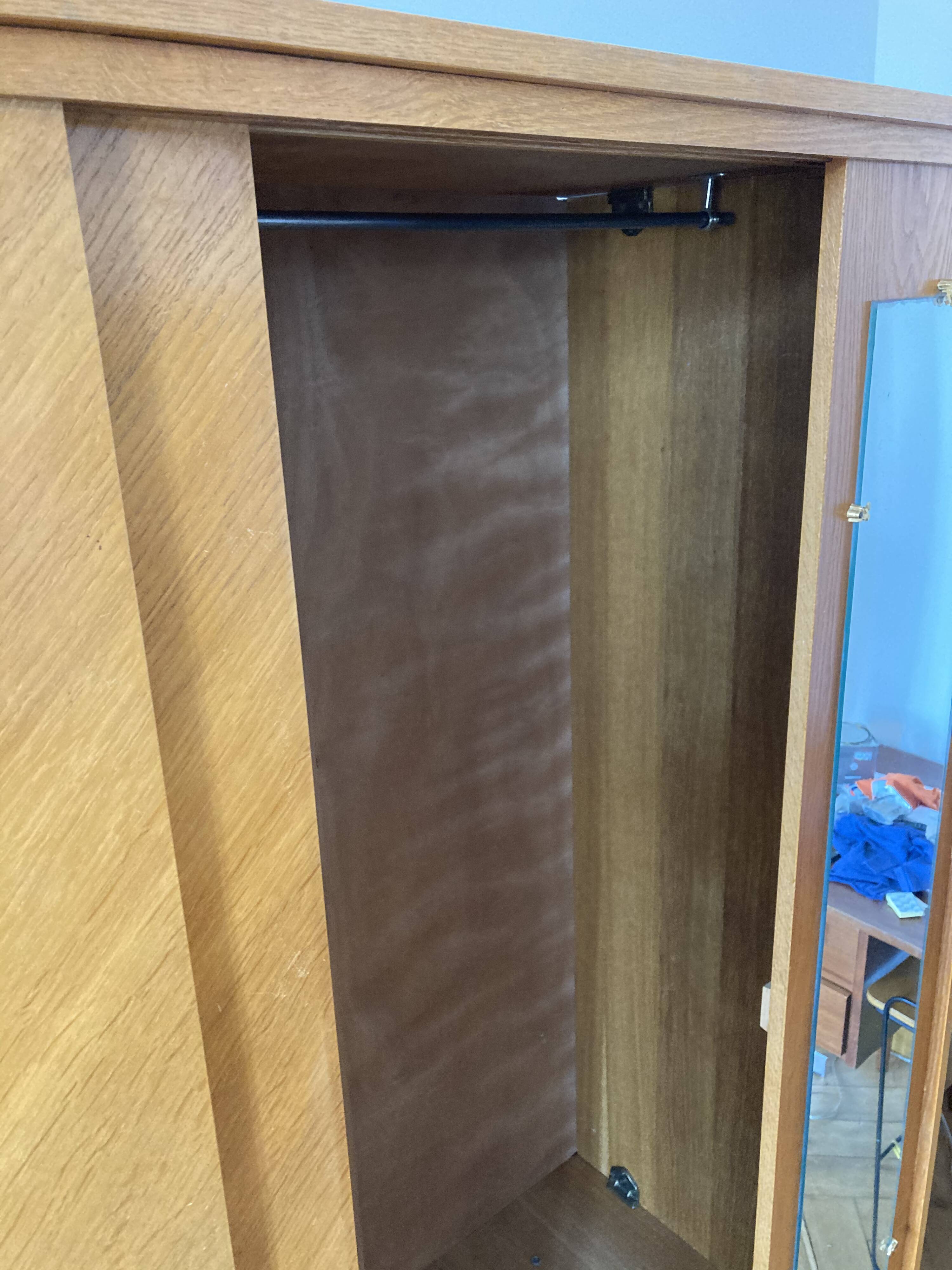 Wardrobe sliding doors compass feet