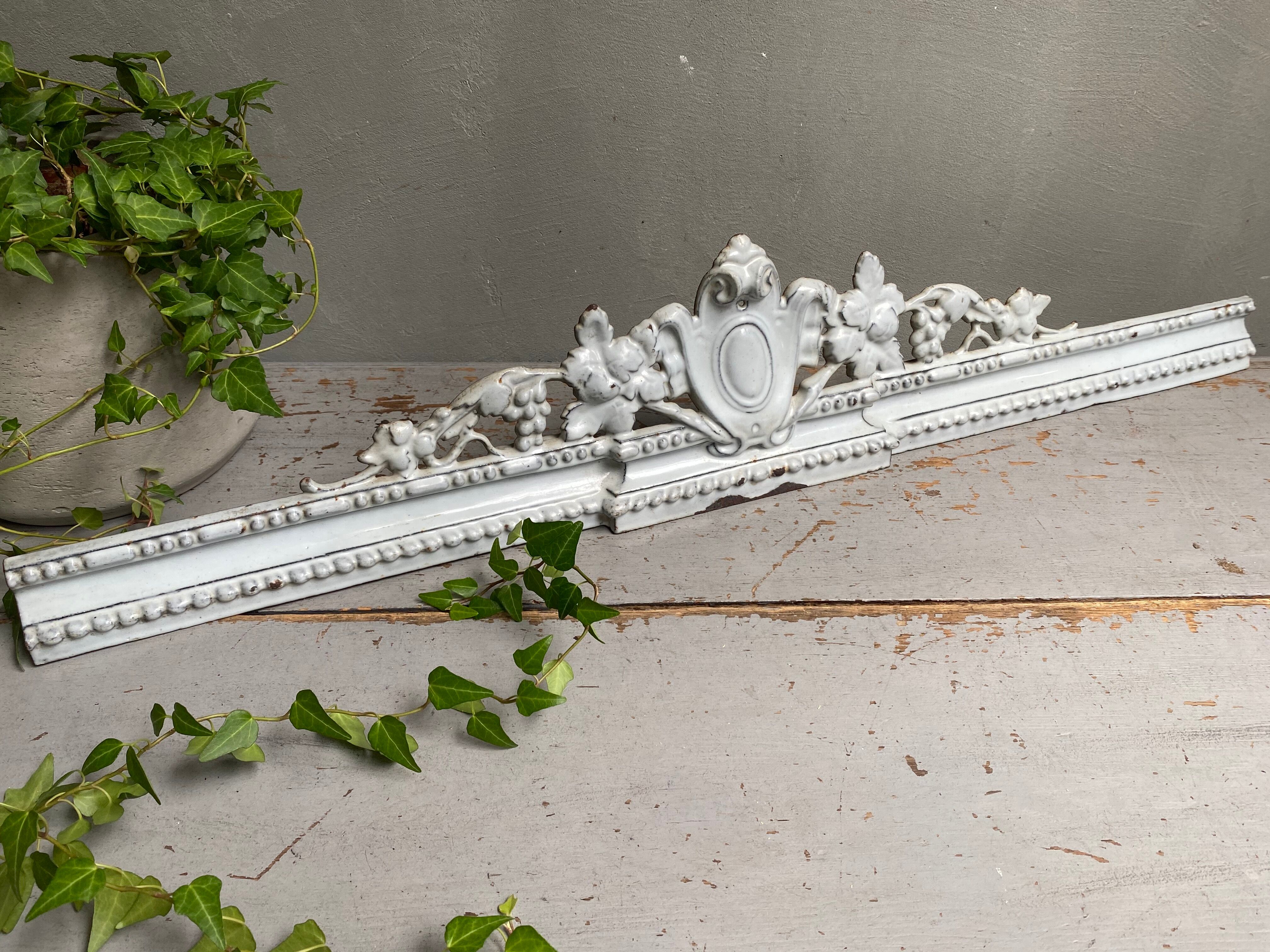Enamelled cast iron pediment