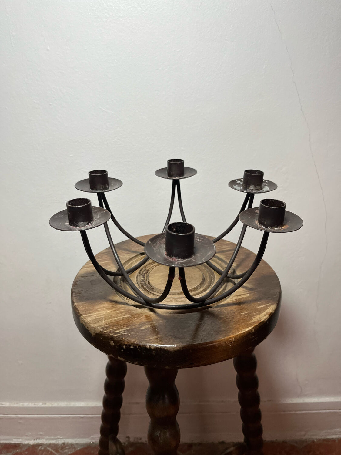 Candle holder with 6 wrought iron lights