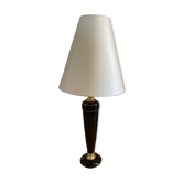 Table lamp with foot and lampshade