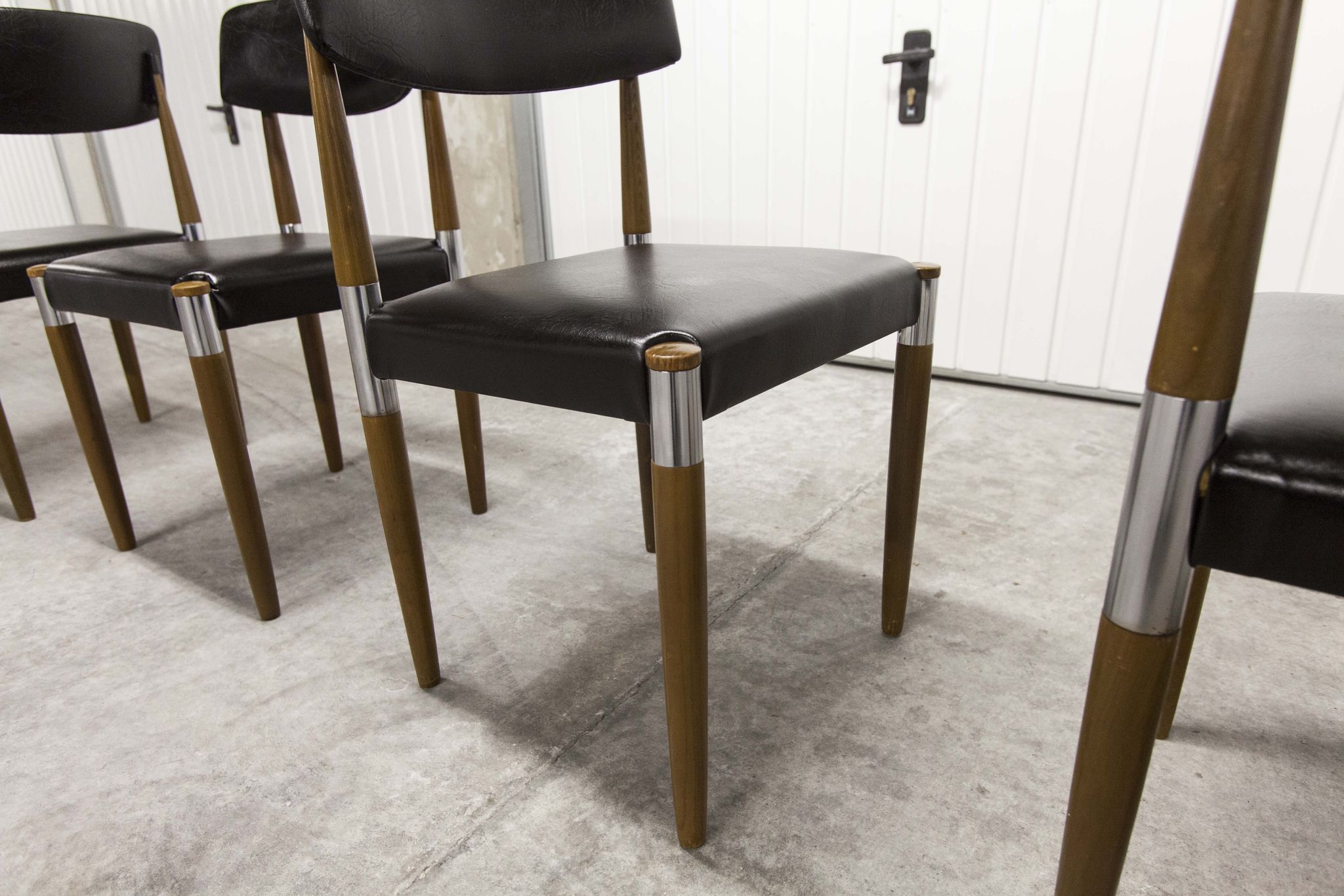 Lot of 4 Scandinavian chairs feet fused wood 60's