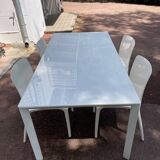 Set table and 4 chairs