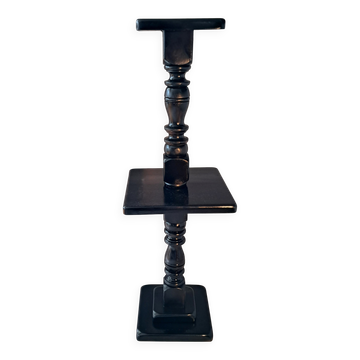 Column in blackened oak with two shelves.