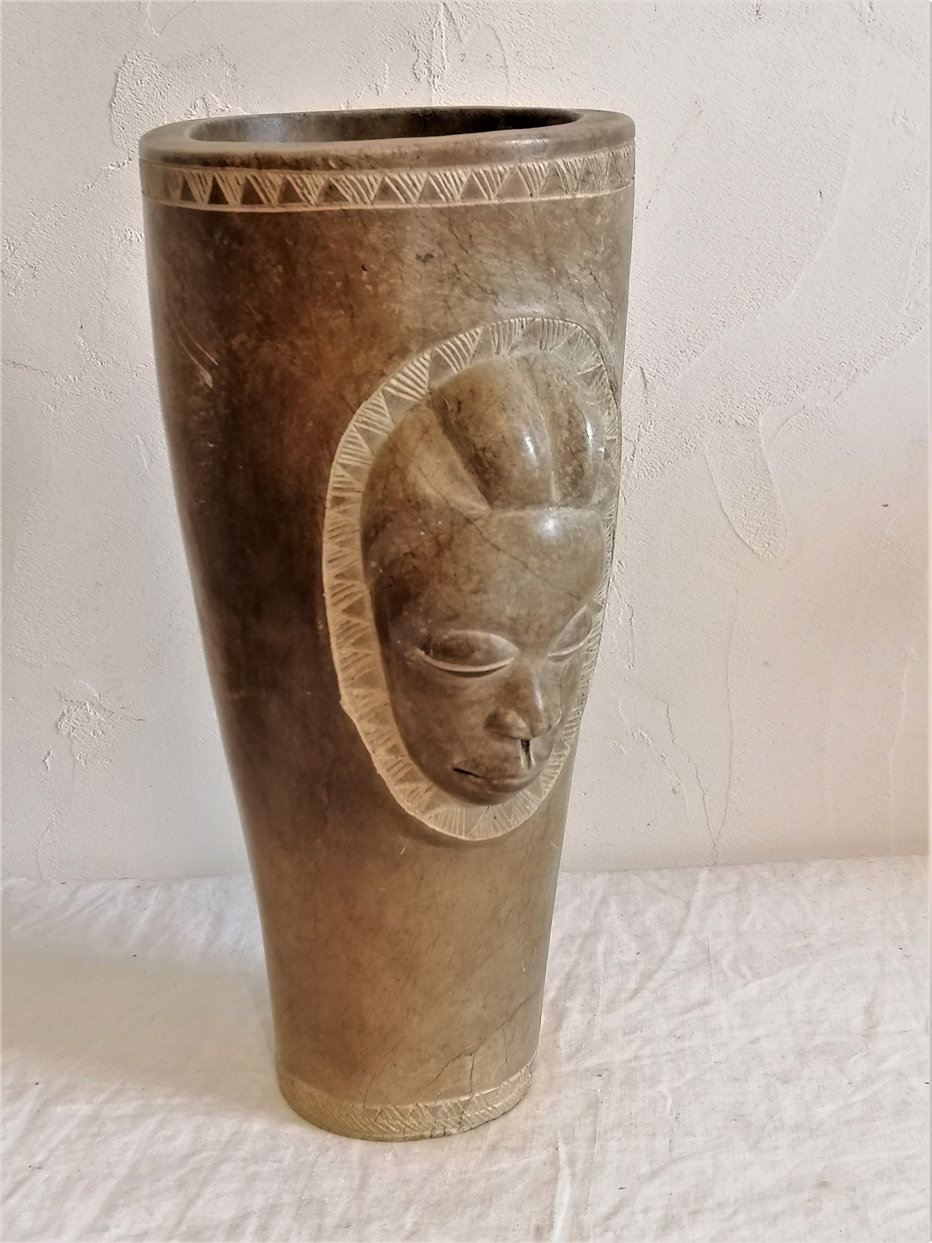 Stone vase of Mbigou