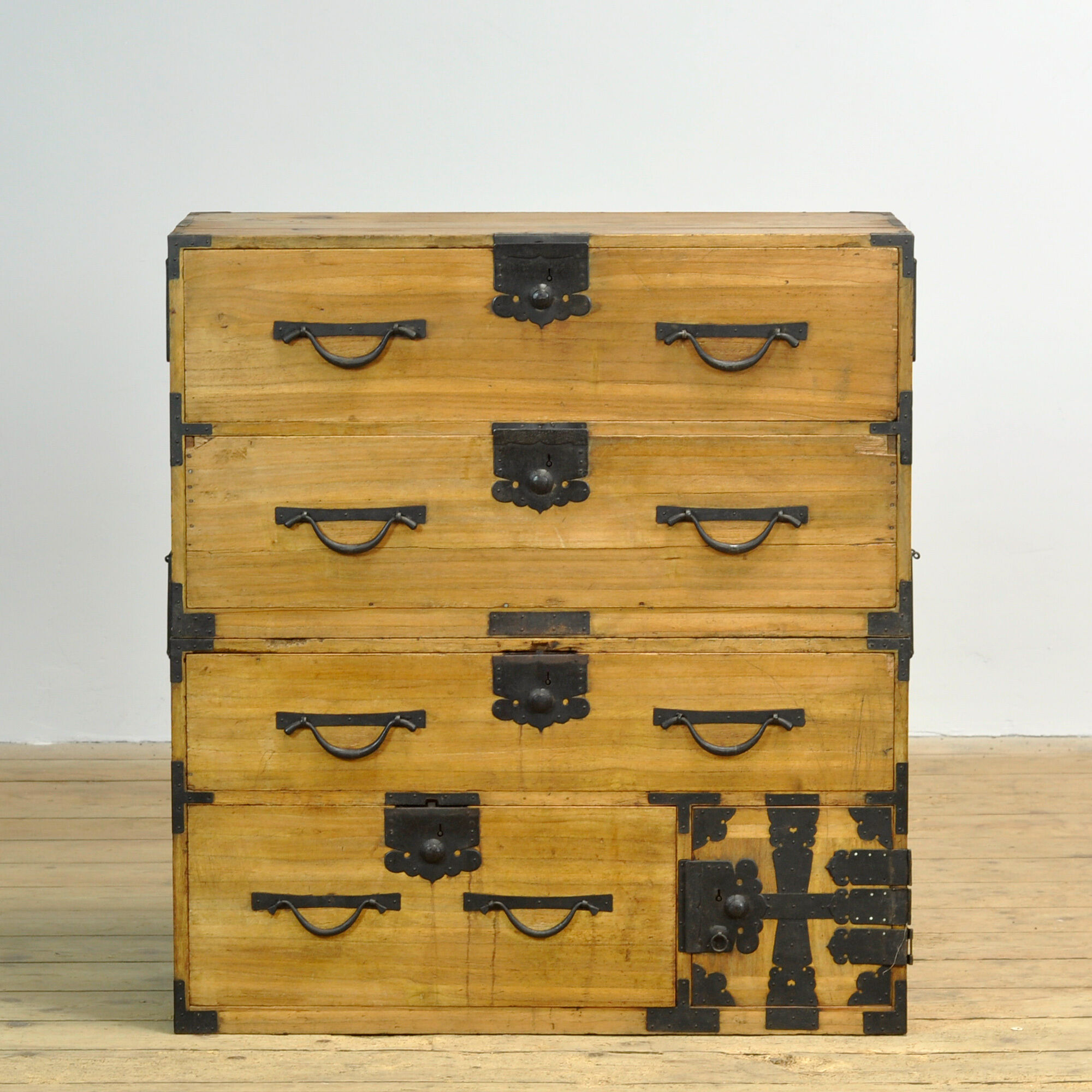 Commode Tansu japonaise, vers 1870