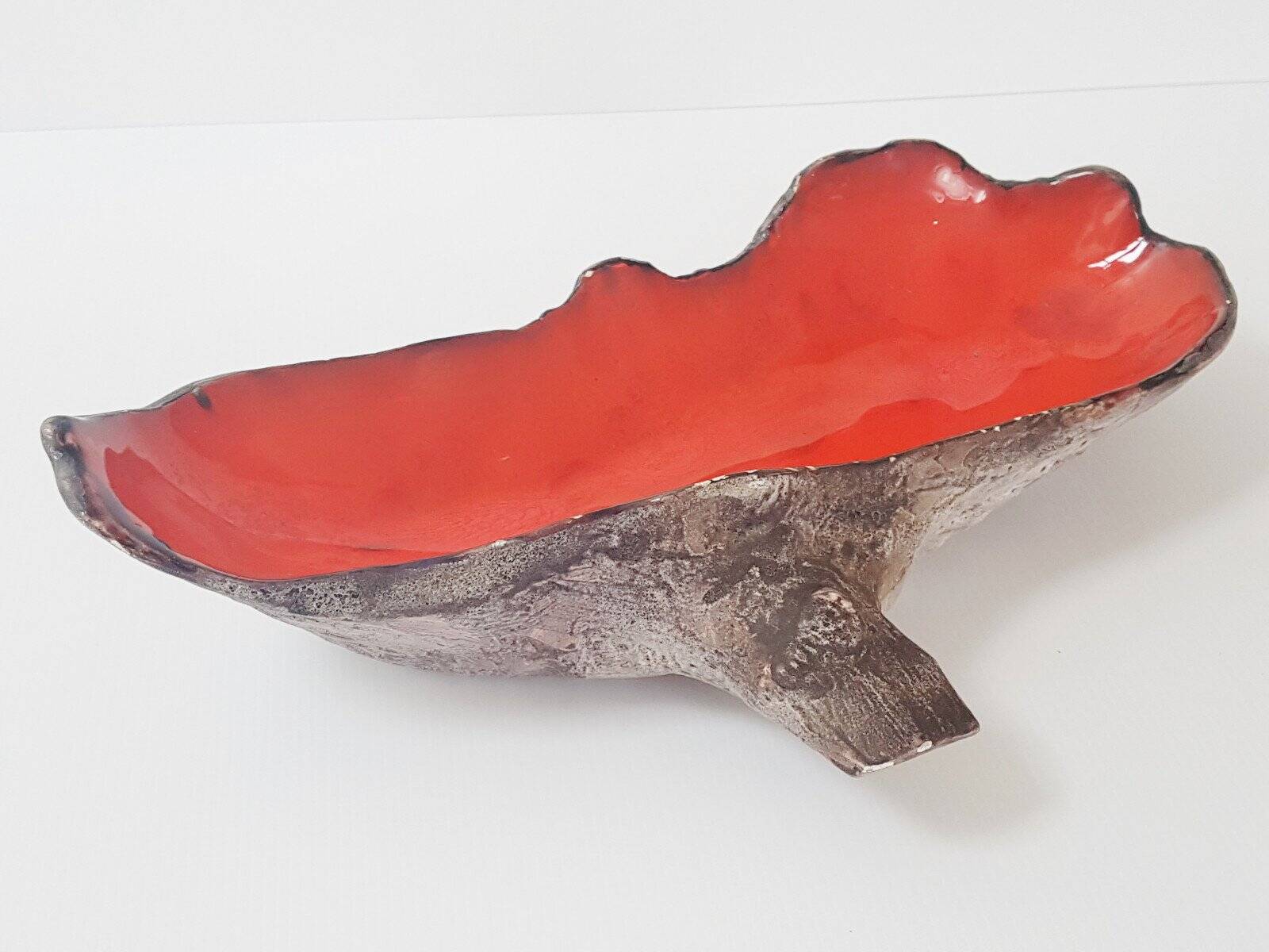 Red ceramic fruit bowl & vintage wood imitation from the 1960s