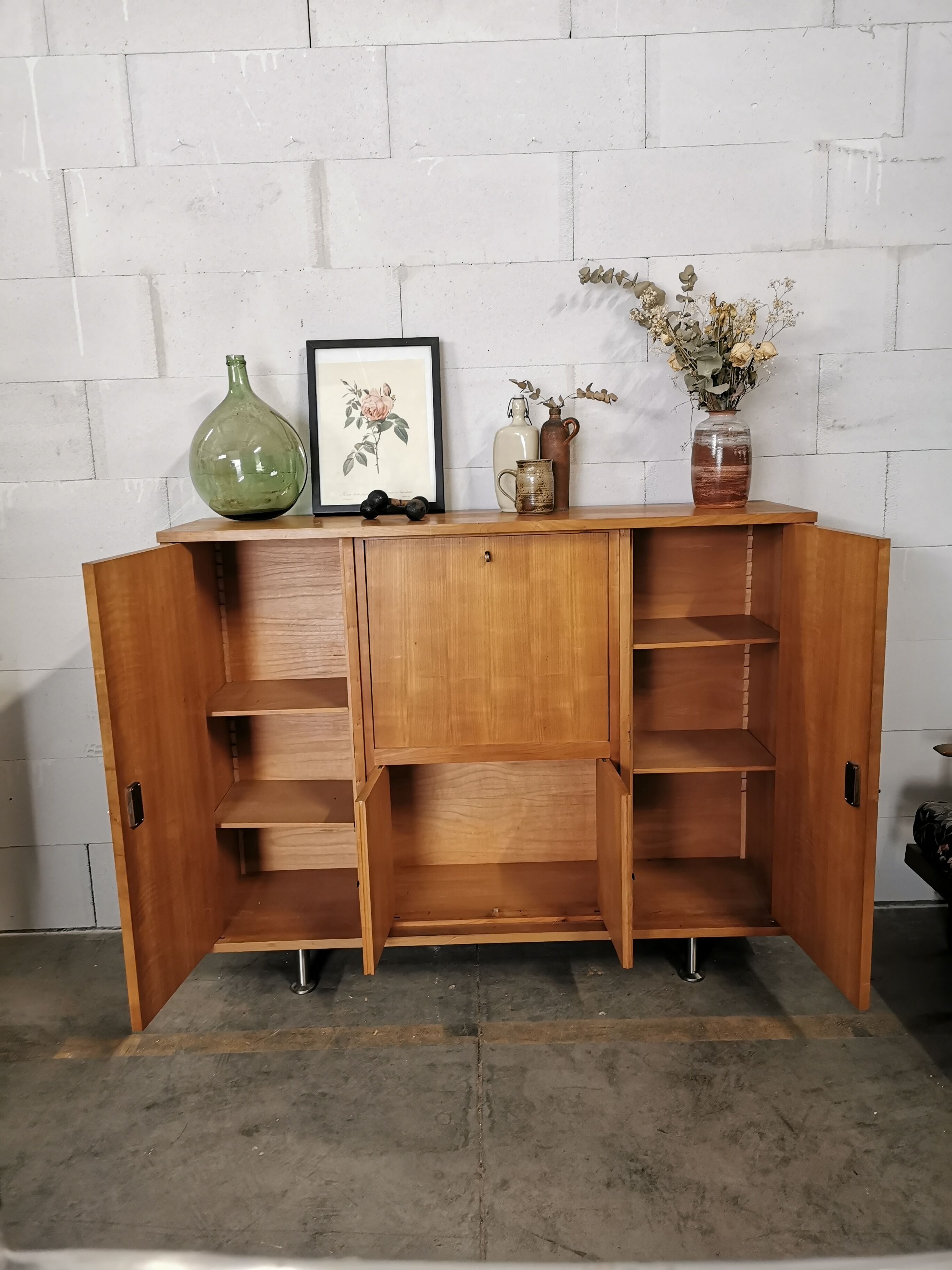 Vintage bahut buffet