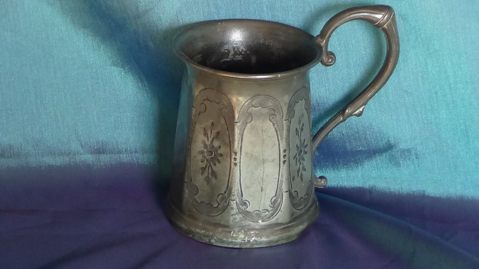 Pewter beer tankard