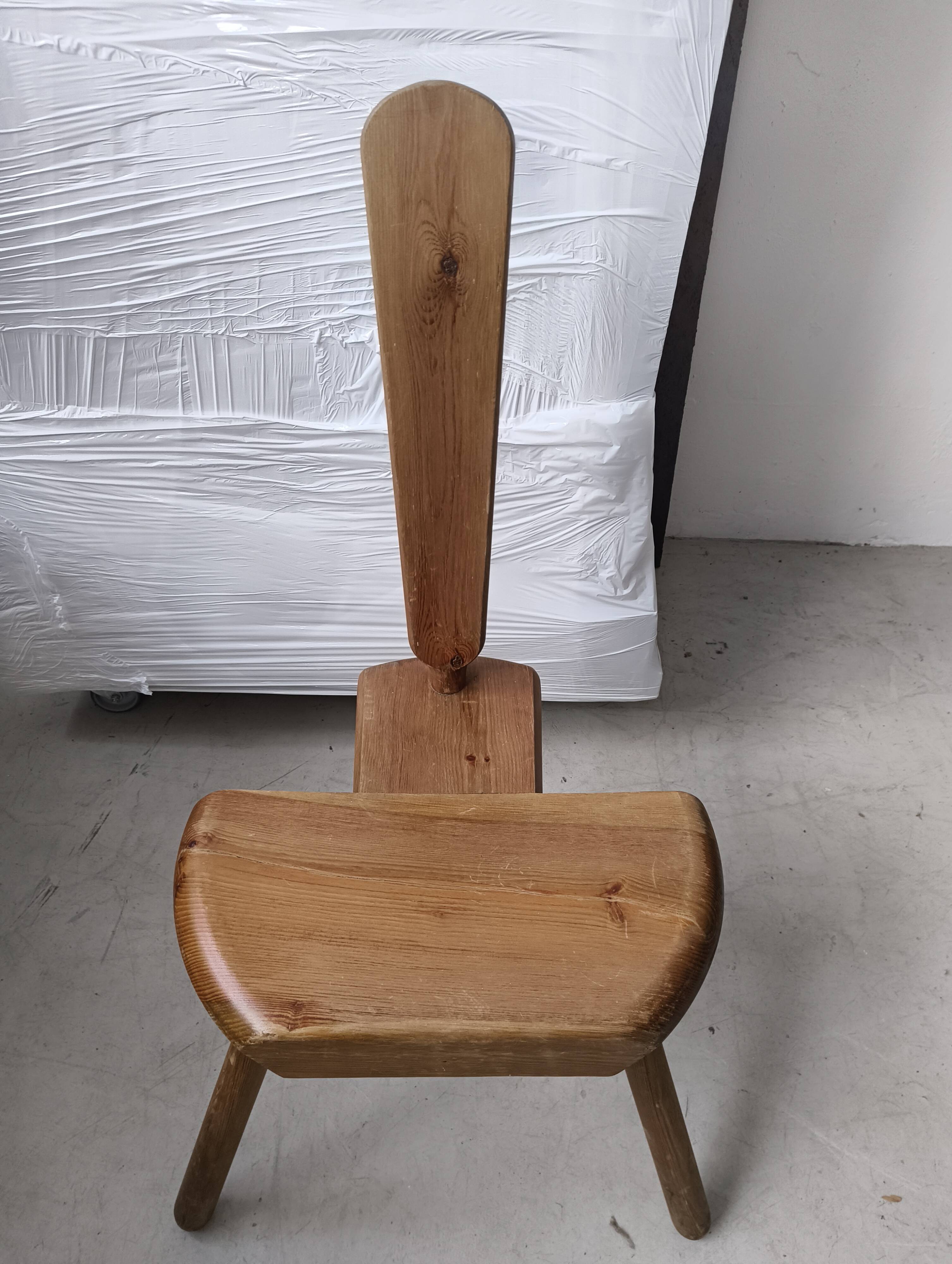 brutalistic primitive stool in pine