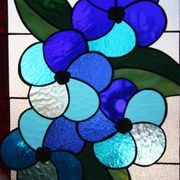 Panneau Vitrail Artisanal à Motif Floral – Verre Coloré, Technique Tiffany