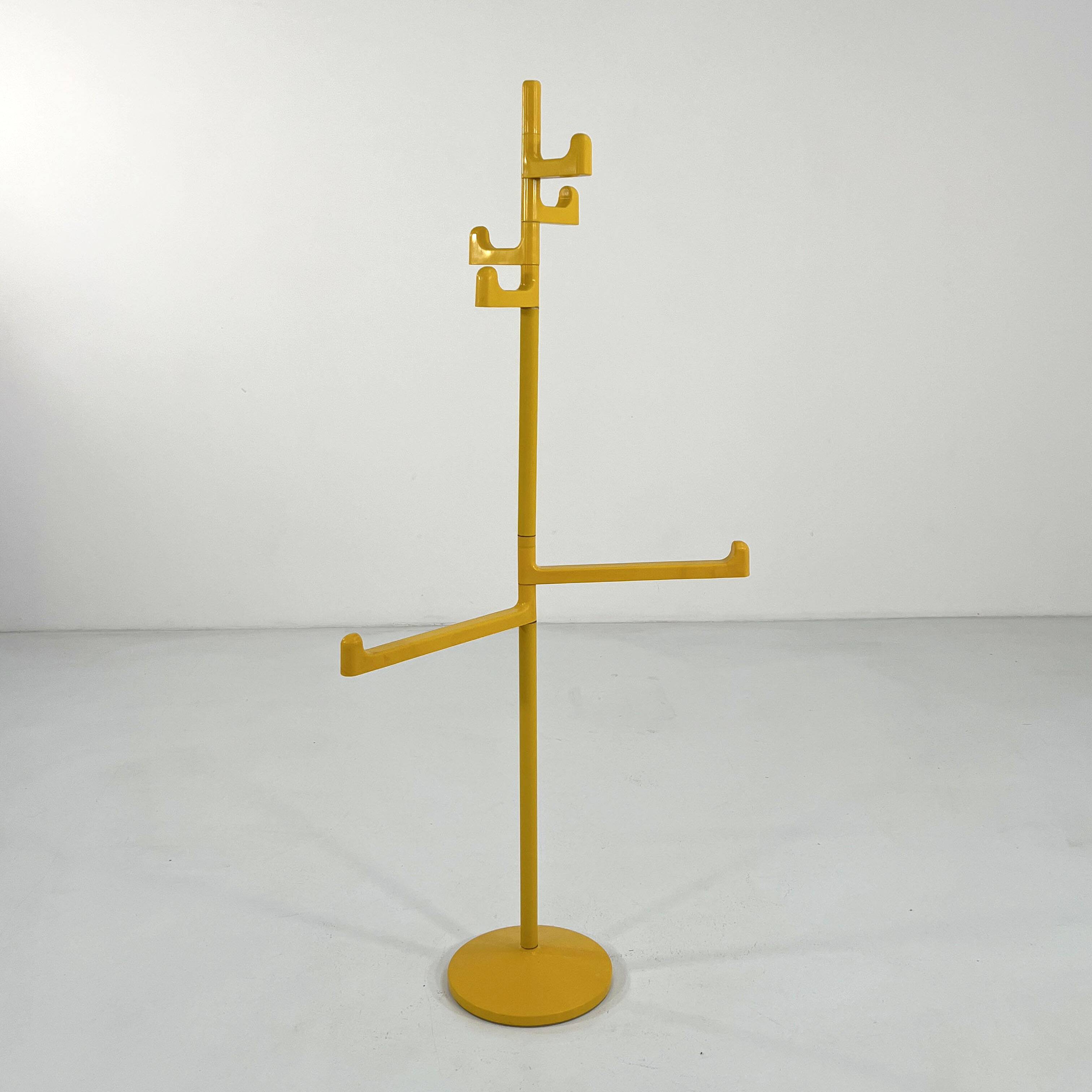 Yellow towel holder by Makio Hasuike for Gedy, 1970s