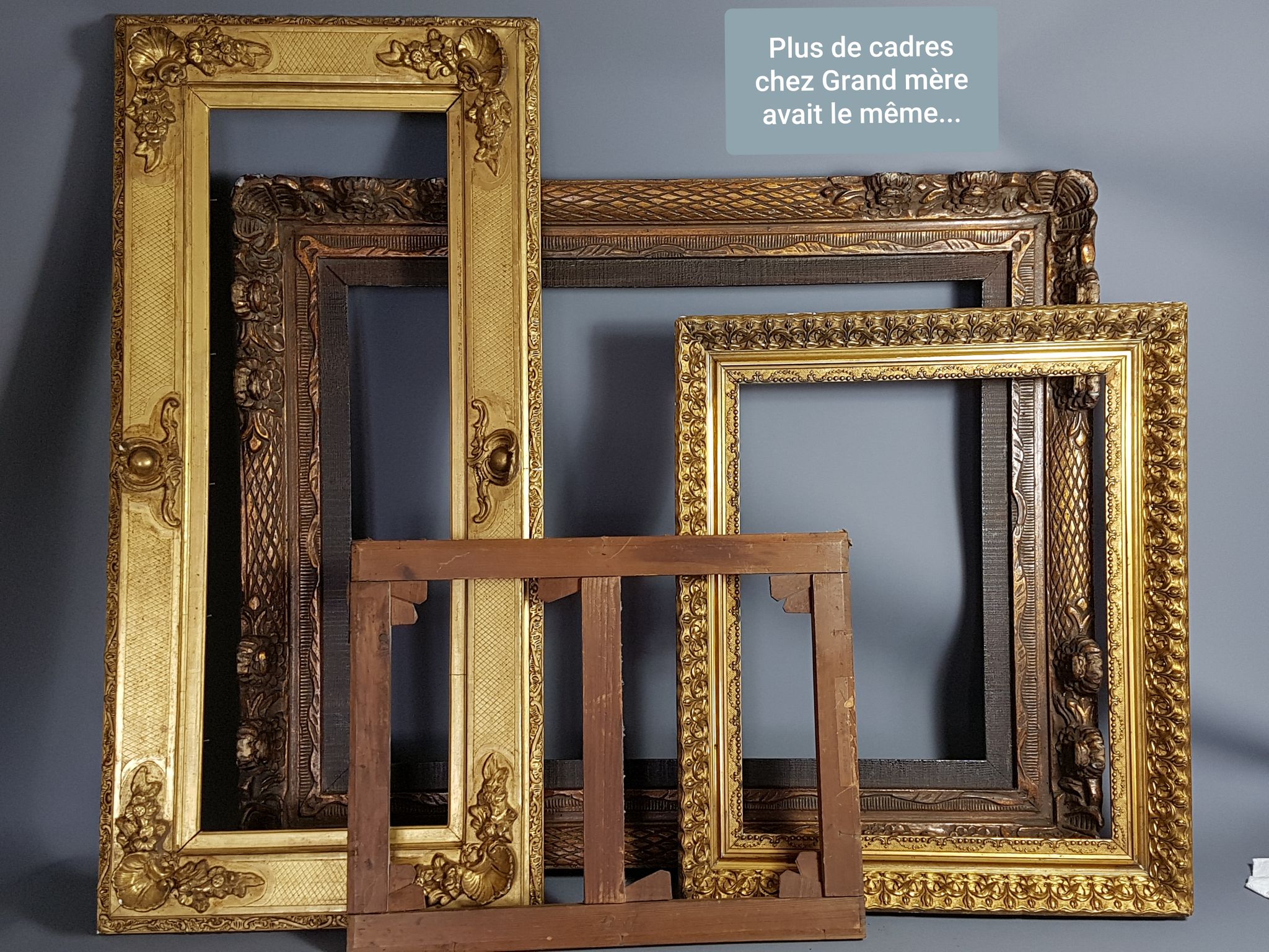 Frame Napoleon III lacquered wood black / gold 65,5x54,5 foliage 61x50 cm + SB glass