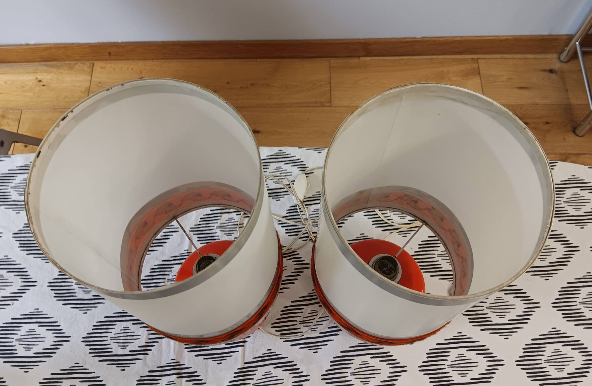 Paire de lampes de table/chevet vintage années 1970 orange.