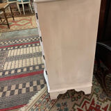White English chest of drawers