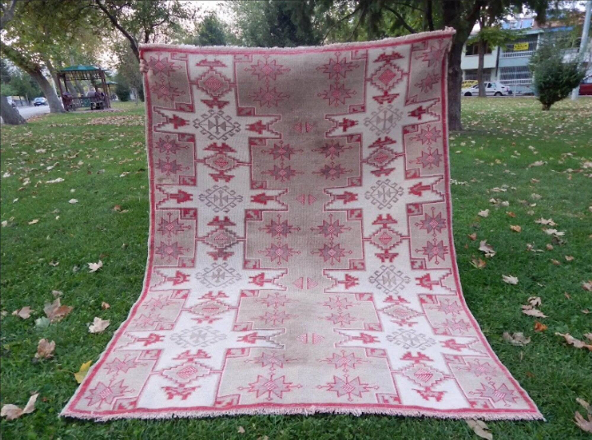 Vintage Turkish Oushak rug 146x183 cm
