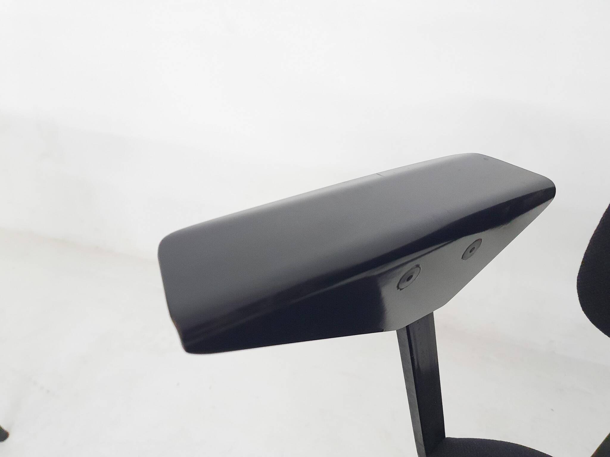 Set of three Friso Kramer for Ahrend de Cirkel "Revolt" chairs, The Nether