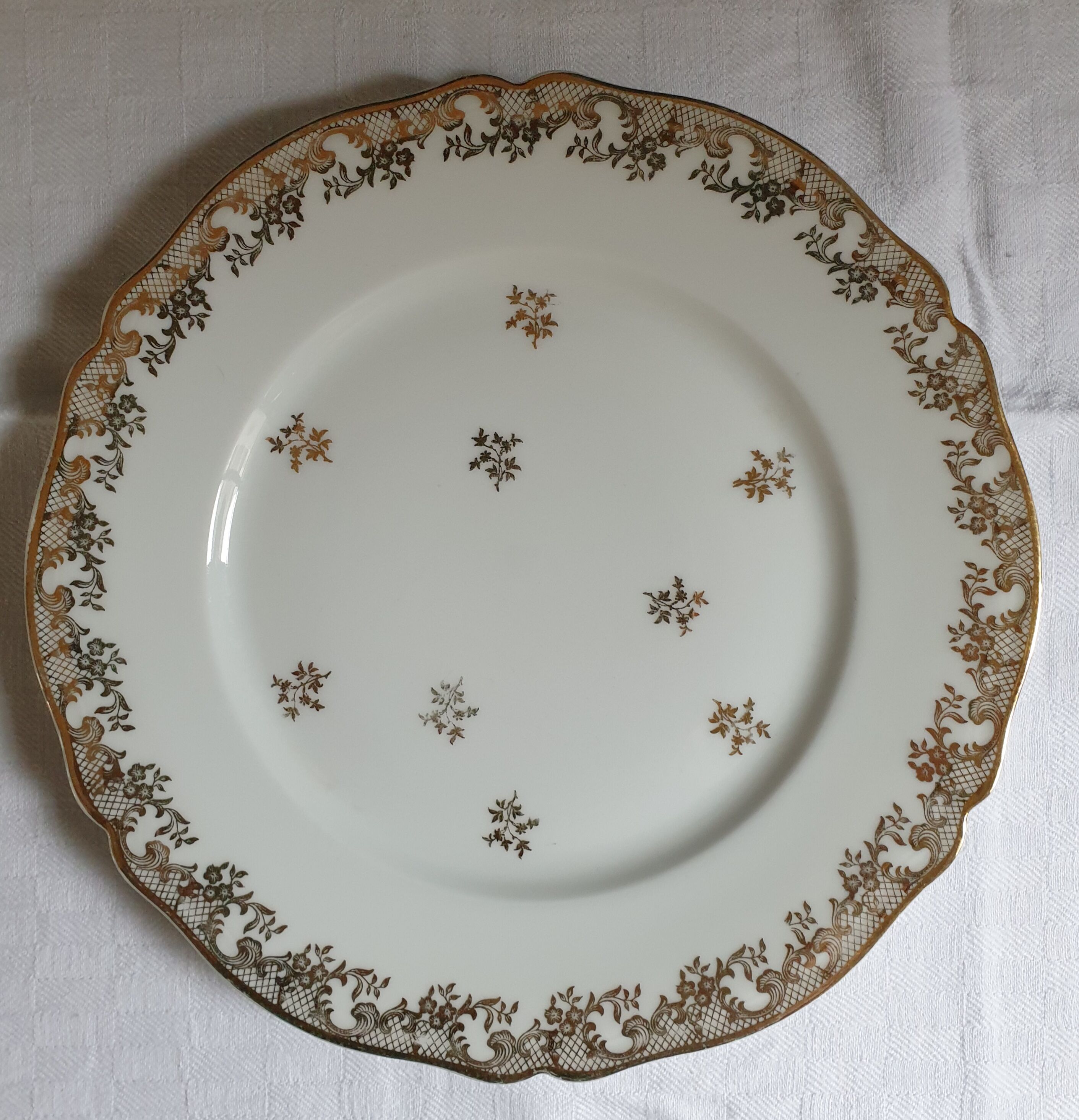 Suite of 12 flat plates Limoges