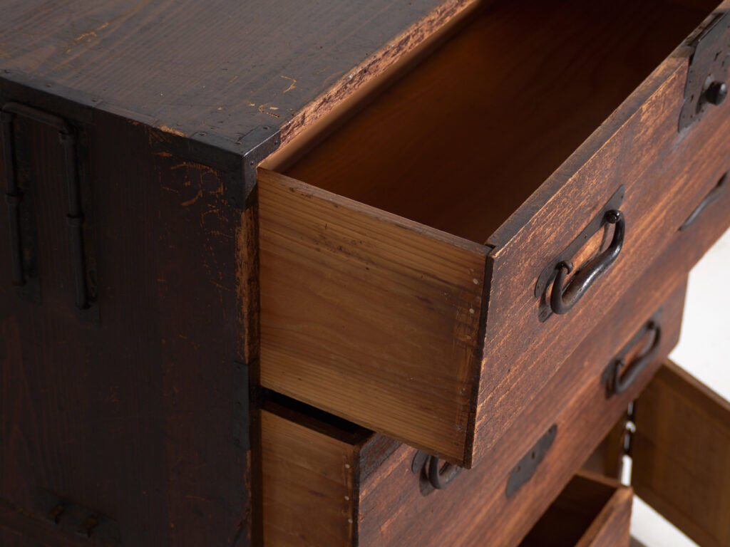 Old chest of drawers with small door – Meiji / Taishō period (c.1868-1926) #33