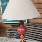 Large lamp to pose