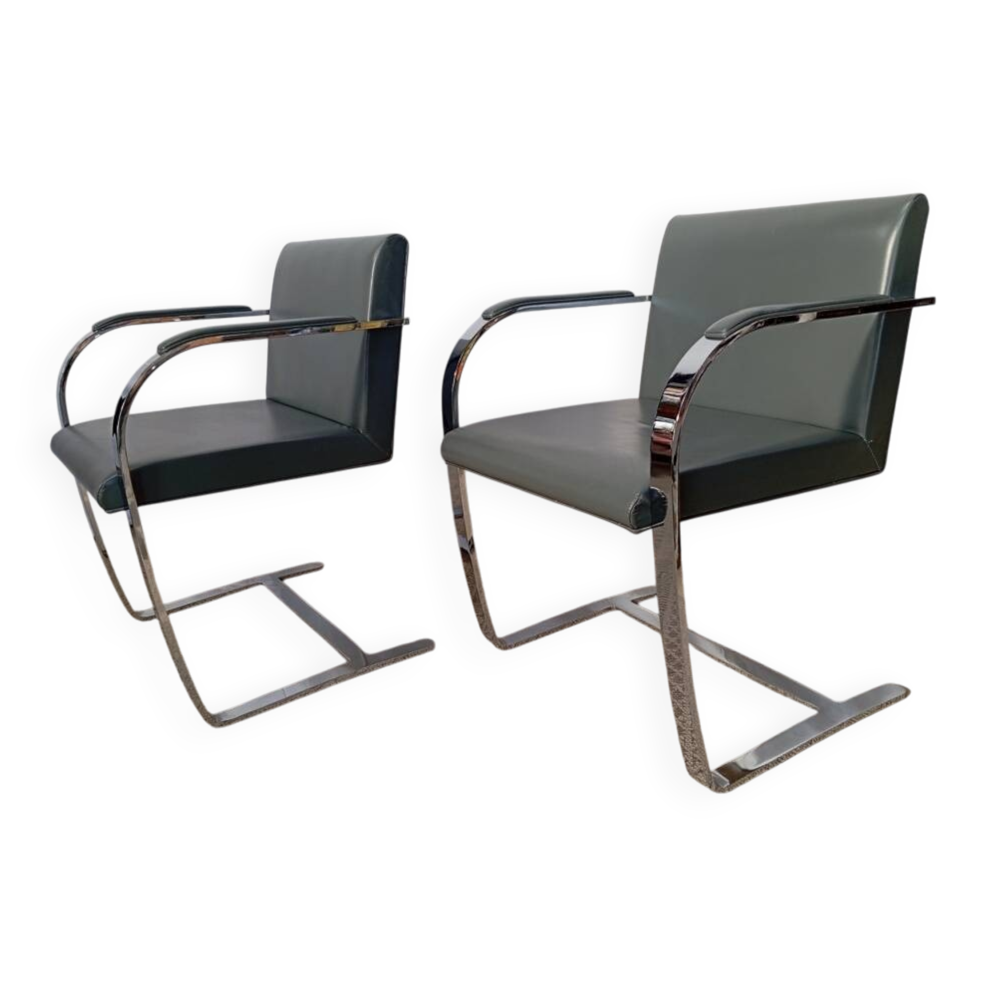 Paire de fauteuils cuir  BRNO, design de L. Mies Van Der Rohe