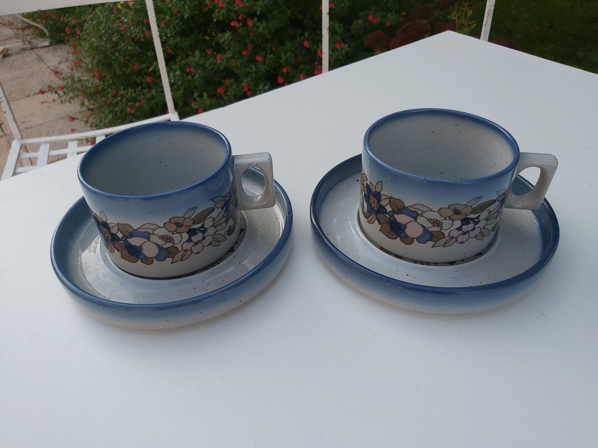 Duo cups in Brenne sandstone