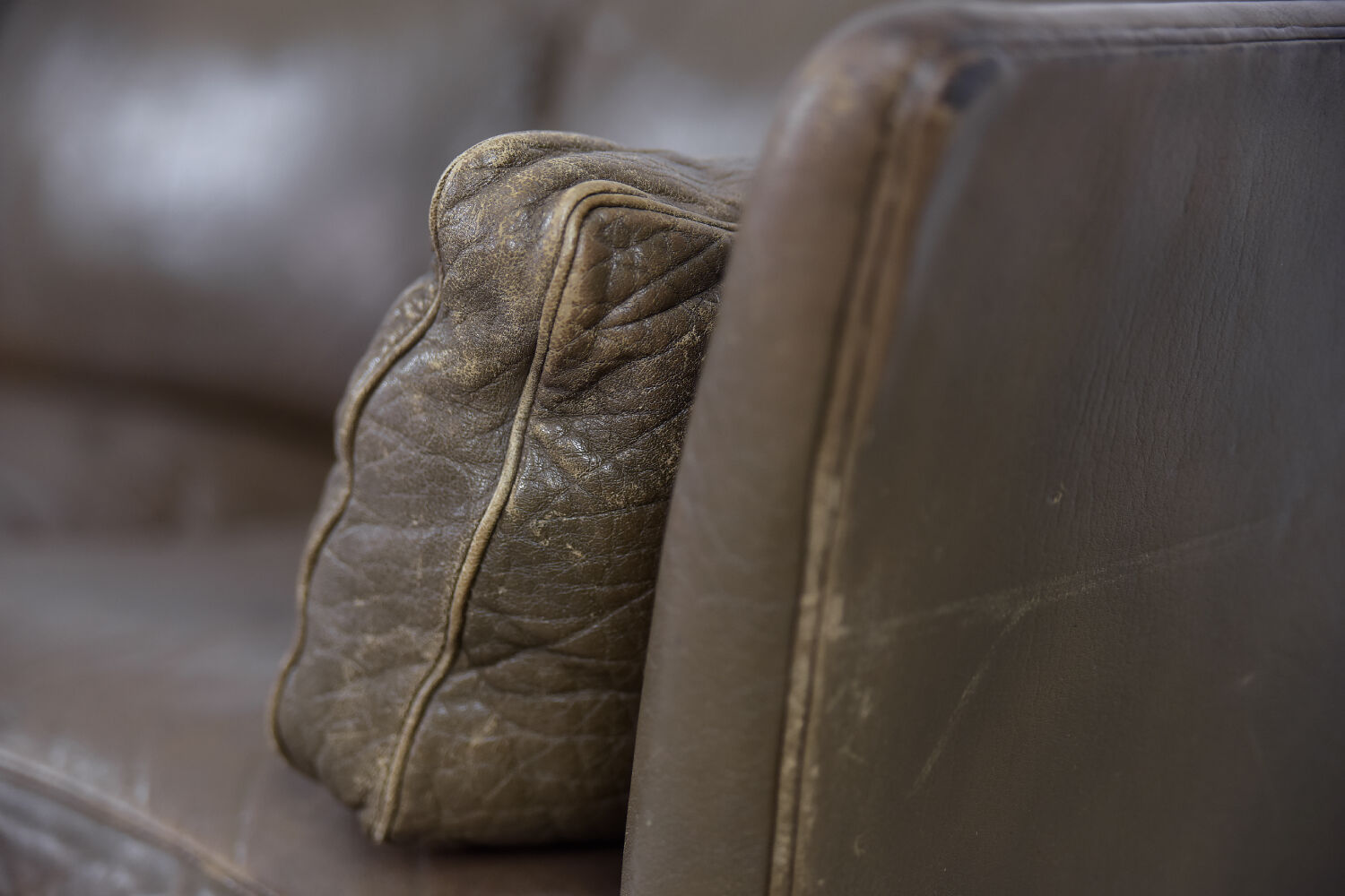 Mid-Century Modern Vintage Leather Cromwell Sofa by Arne Norell, 1960s