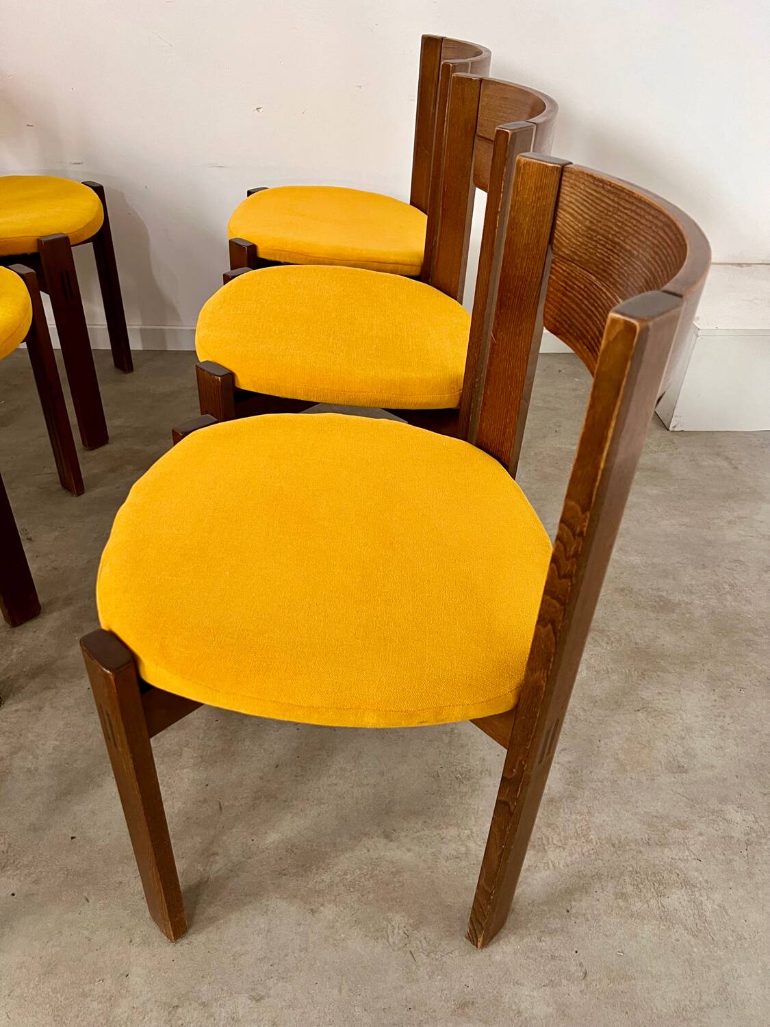 Set of 6 Scandinavian style chairs Girsberger 70s vintage solid wood mustard yellow