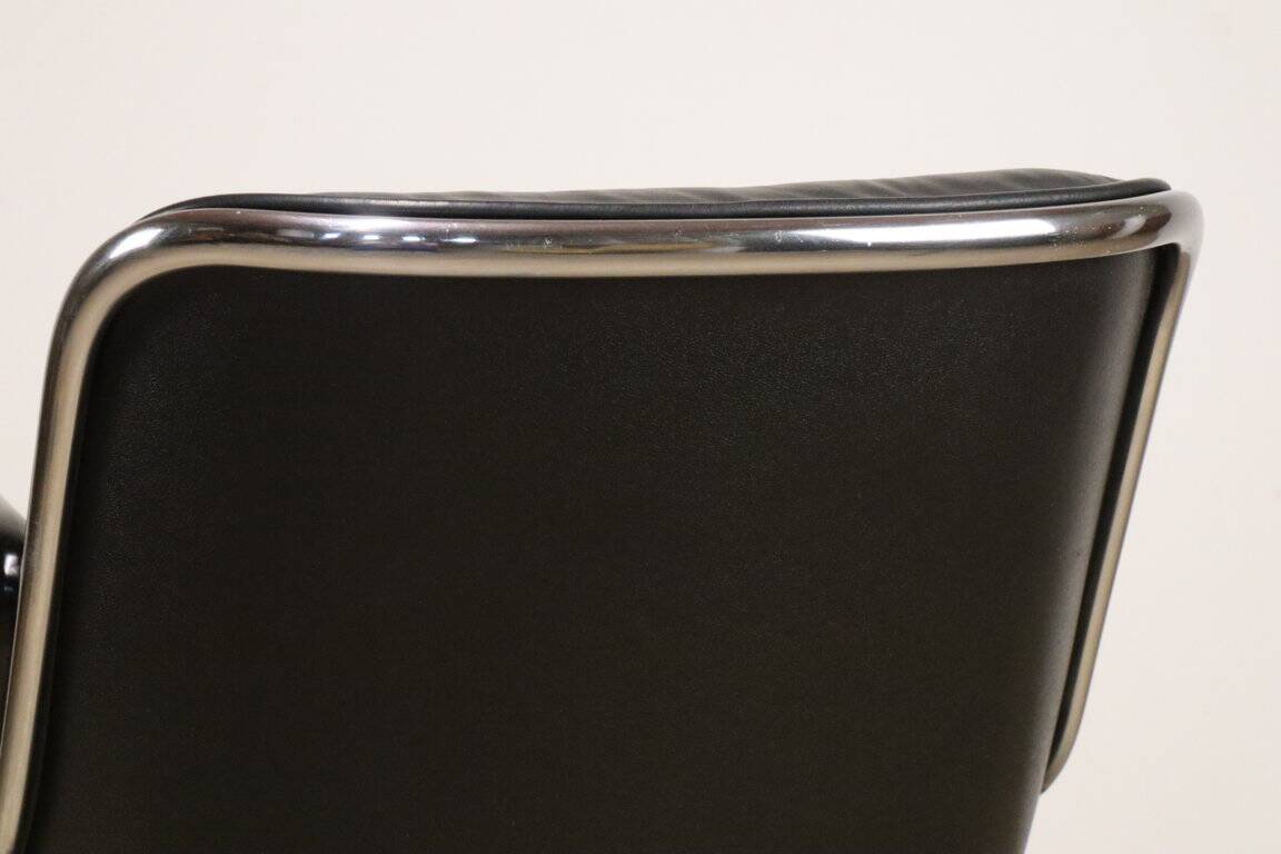 Charles Pollock leather office chair, Knoll edition, 1970