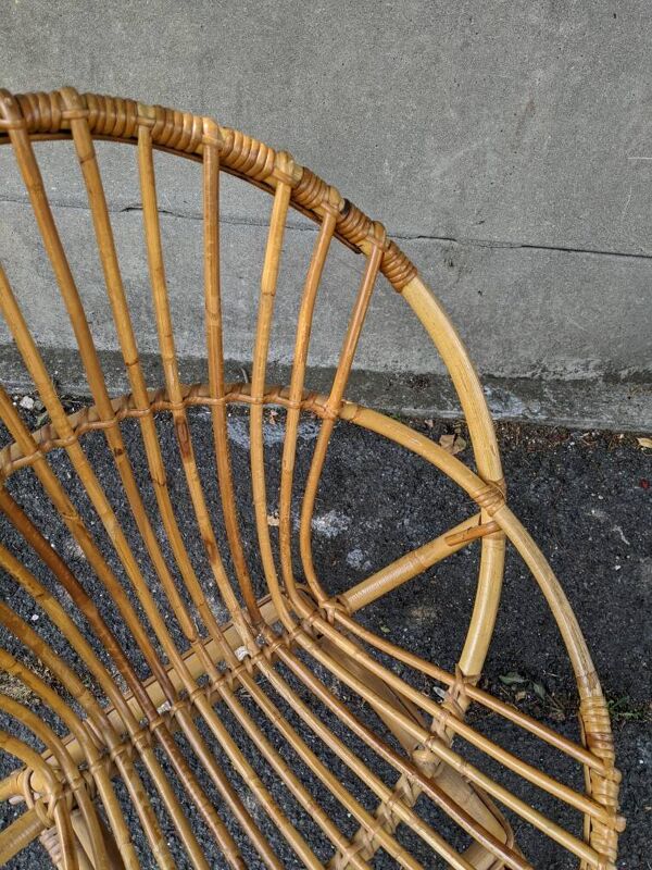 Fauteuil coquille en rotin vintage années  70 fabrication artisanale bohème