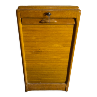 Curtain cabinet
