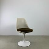 Eero Saarinen Tulip Dining Set with Swifel Chairs for Knoll International 1960s