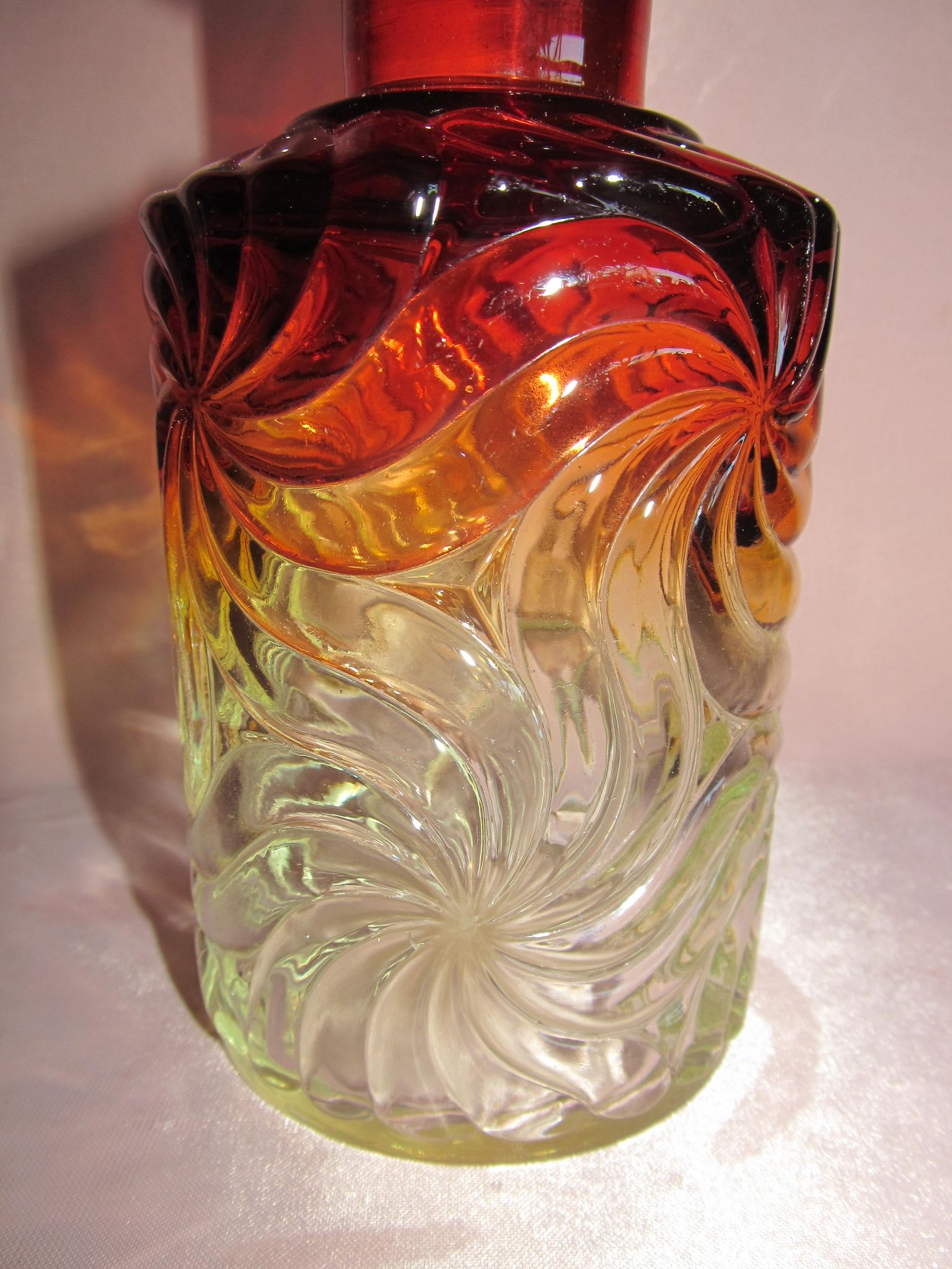 Old large crystal bottle Baccarat red model multiple rosettes H 21.5 cm