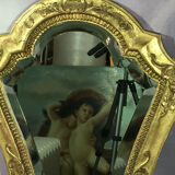 Miroir biseauté en bois et stuc doré 49 x 35,5 cm