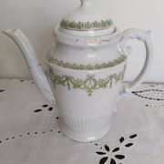 Cafetière en porcelaine anglaise  , vert et or , antique , vintage